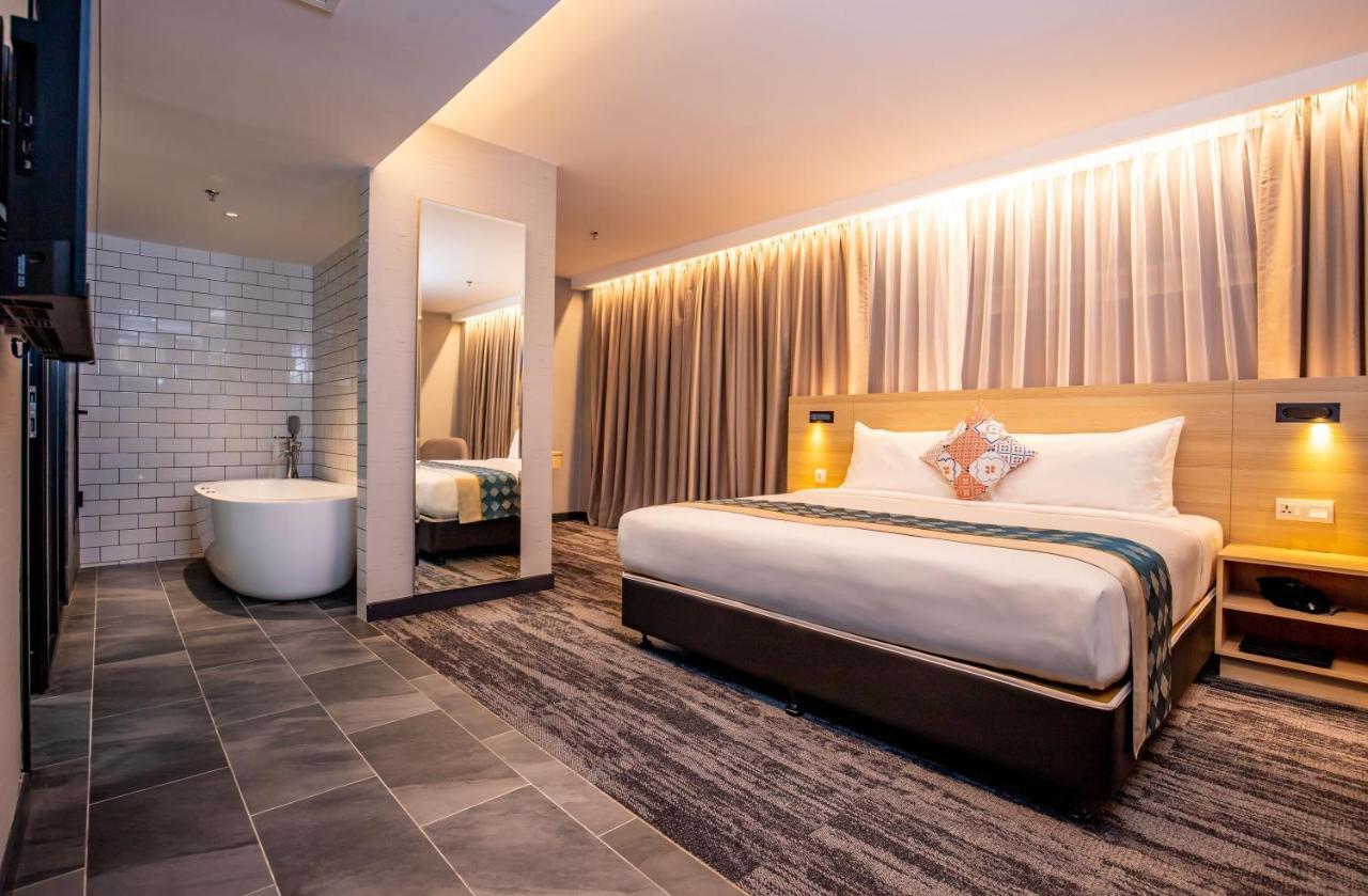 Santa Grand Signature Hotel